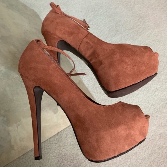 Breckelle’s High Heel Platform Peep Toe 👠 NEW - Picture 1 of 5
